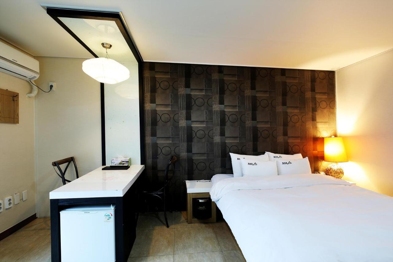White Tourist Hotel Jeonju Ngoại thất bức ảnh