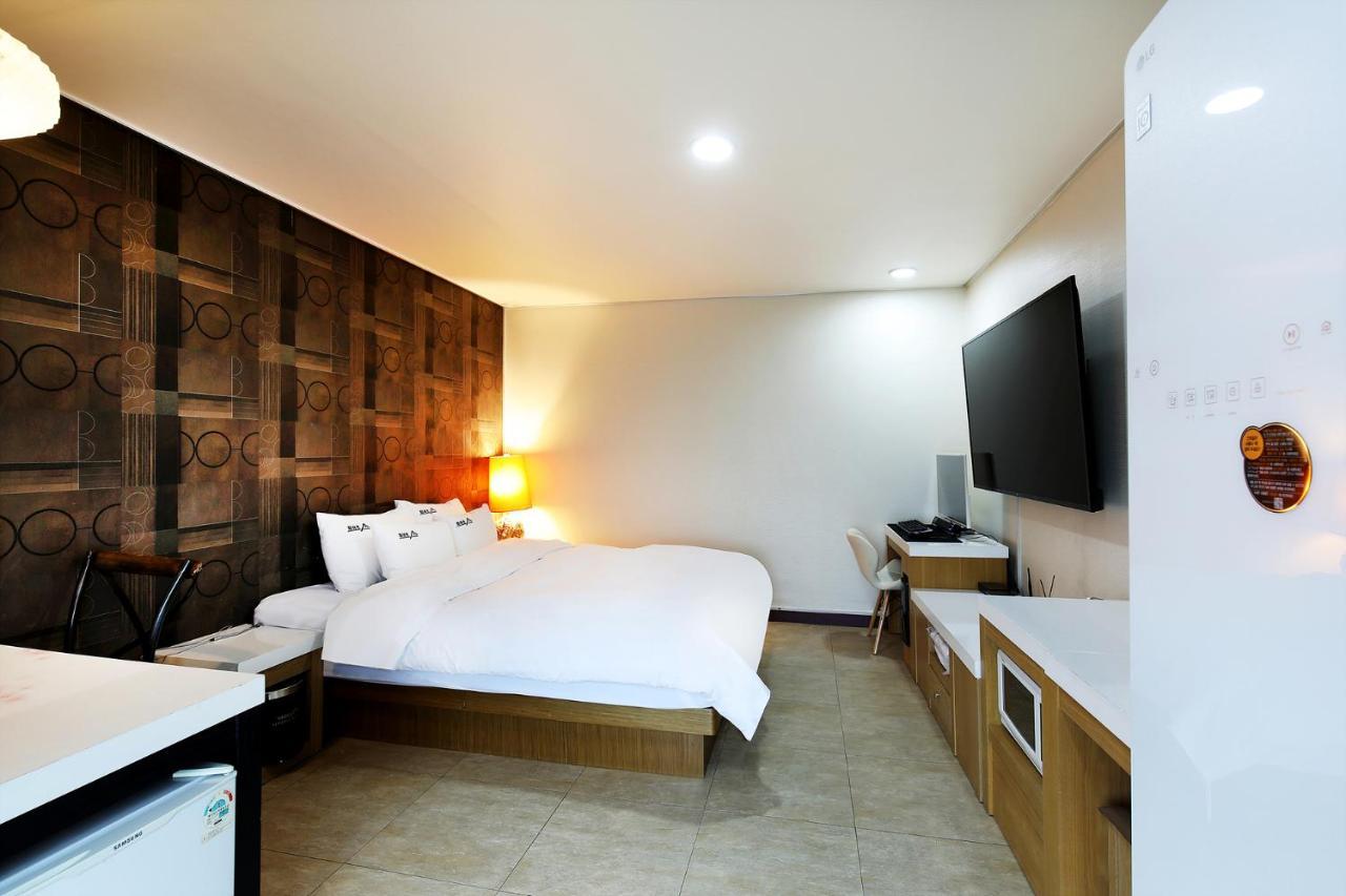White Tourist Hotel Jeonju Ngoại thất bức ảnh