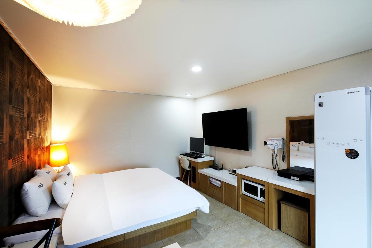 White Tourist Hotel Jeonju Ngoại thất bức ảnh