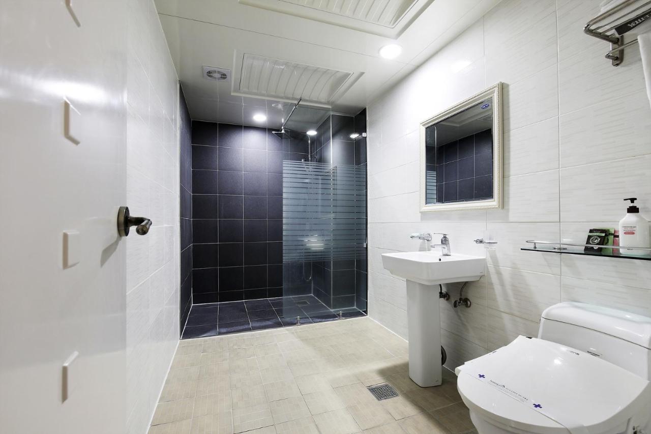 White Tourist Hotel Jeonju Ngoại thất bức ảnh