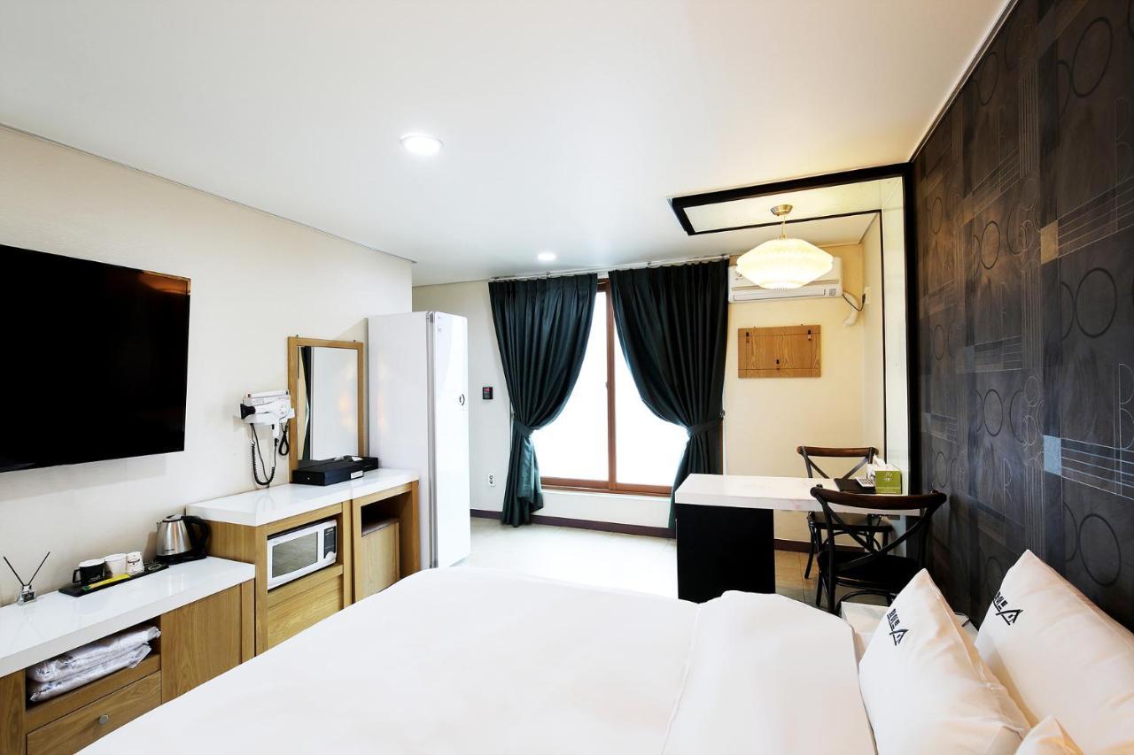 White Tourist Hotel Jeonju Ngoại thất bức ảnh