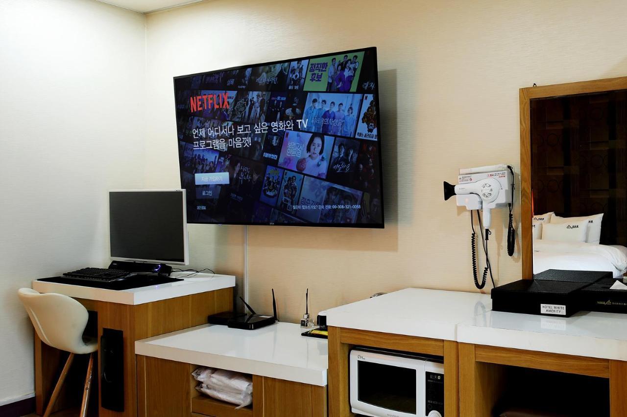White Tourist Hotel Jeonju Ngoại thất bức ảnh