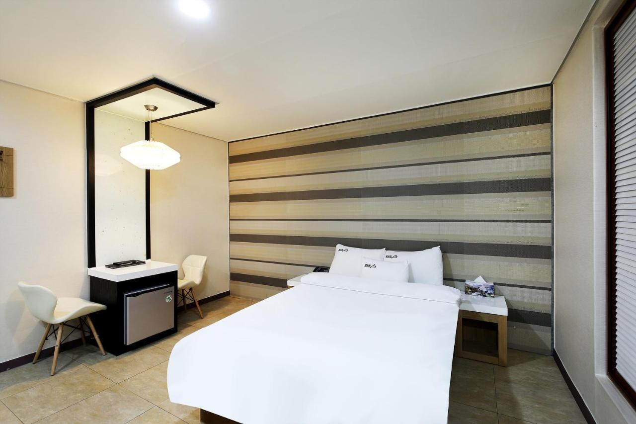 White Tourist Hotel Jeonju Ngoại thất bức ảnh