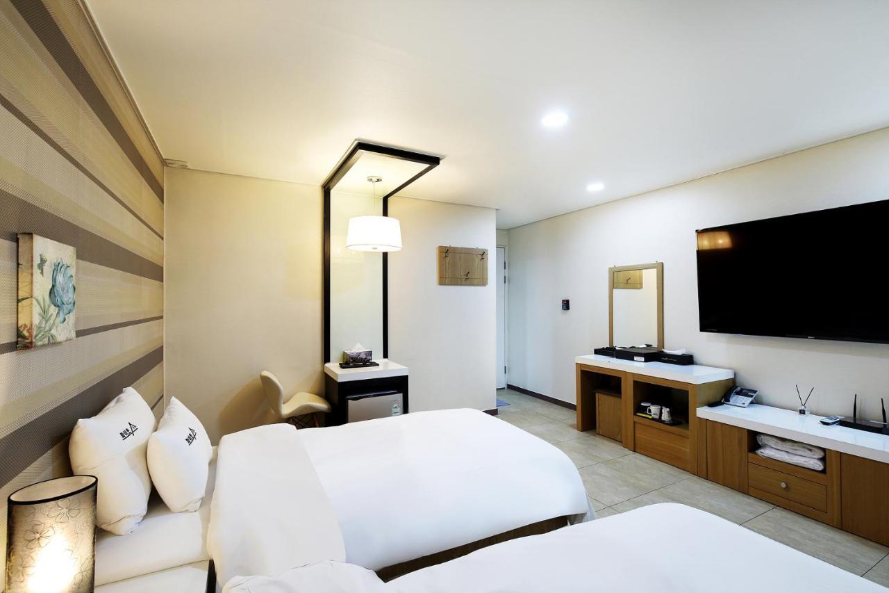 White Tourist Hotel Jeonju Ngoại thất bức ảnh