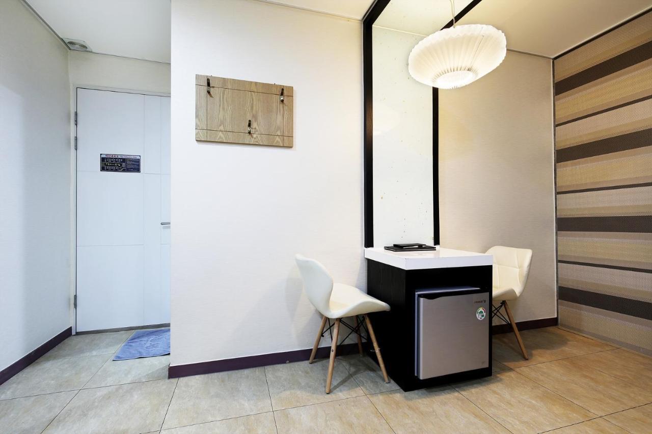 White Tourist Hotel Jeonju Ngoại thất bức ảnh