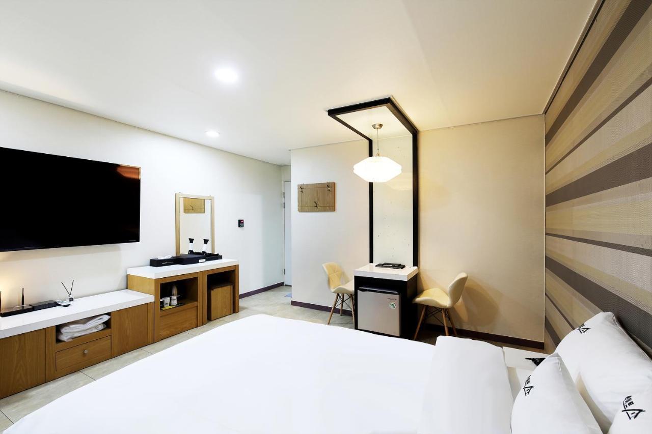 White Tourist Hotel Jeonju Ngoại thất bức ảnh