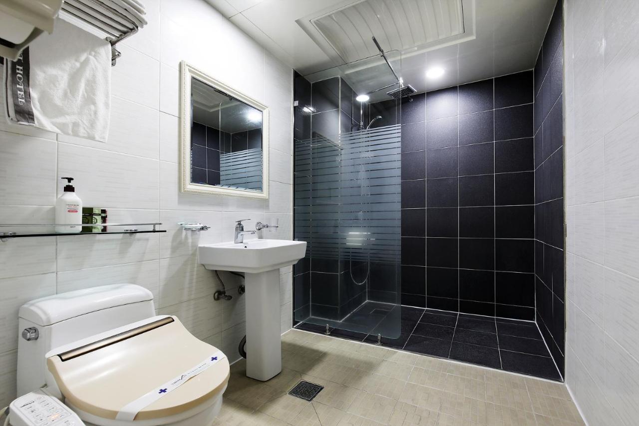 White Tourist Hotel Jeonju Ngoại thất bức ảnh