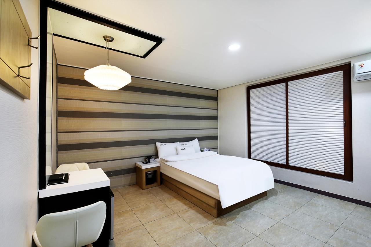 White Tourist Hotel Jeonju Ngoại thất bức ảnh