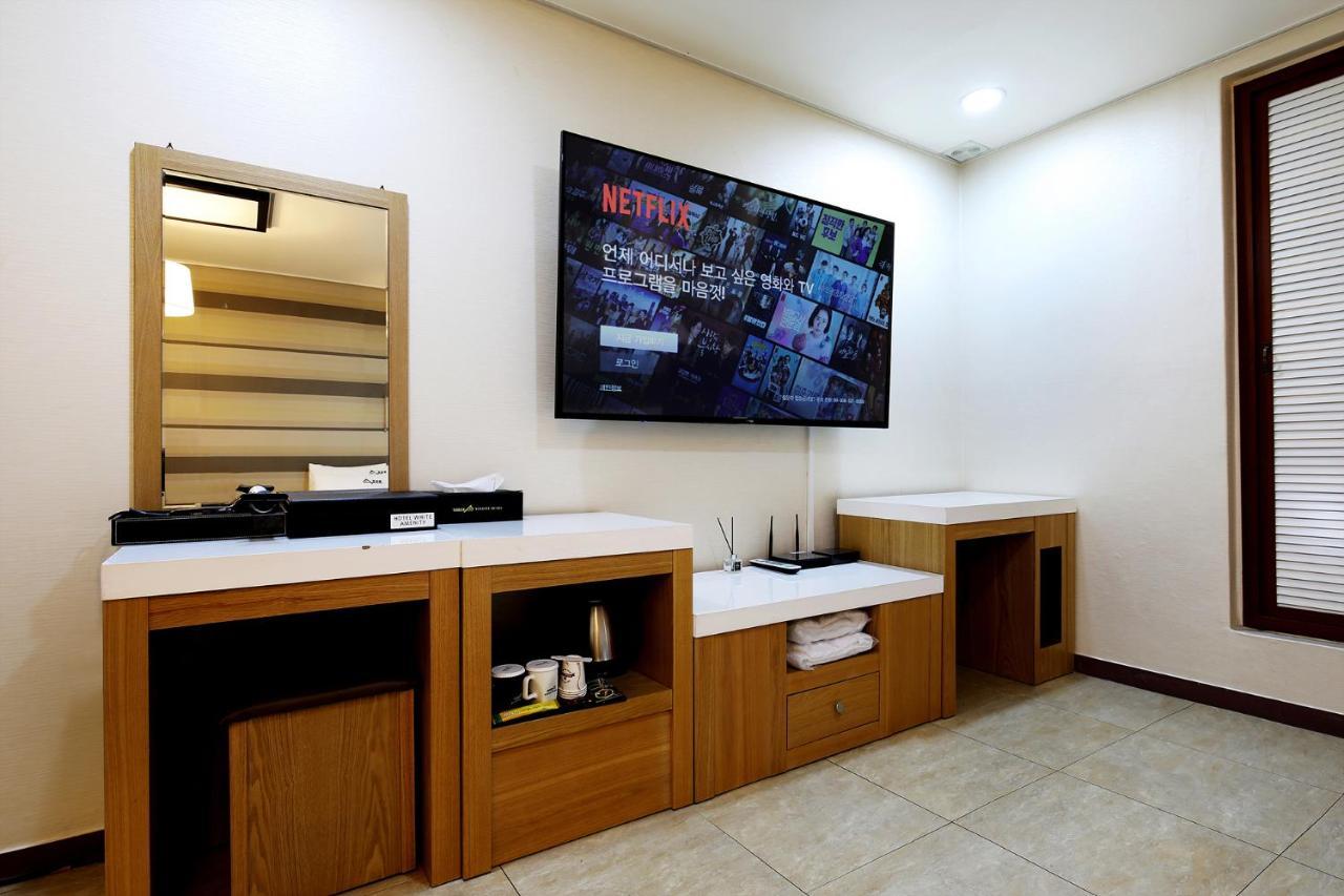White Tourist Hotel Jeonju Ngoại thất bức ảnh