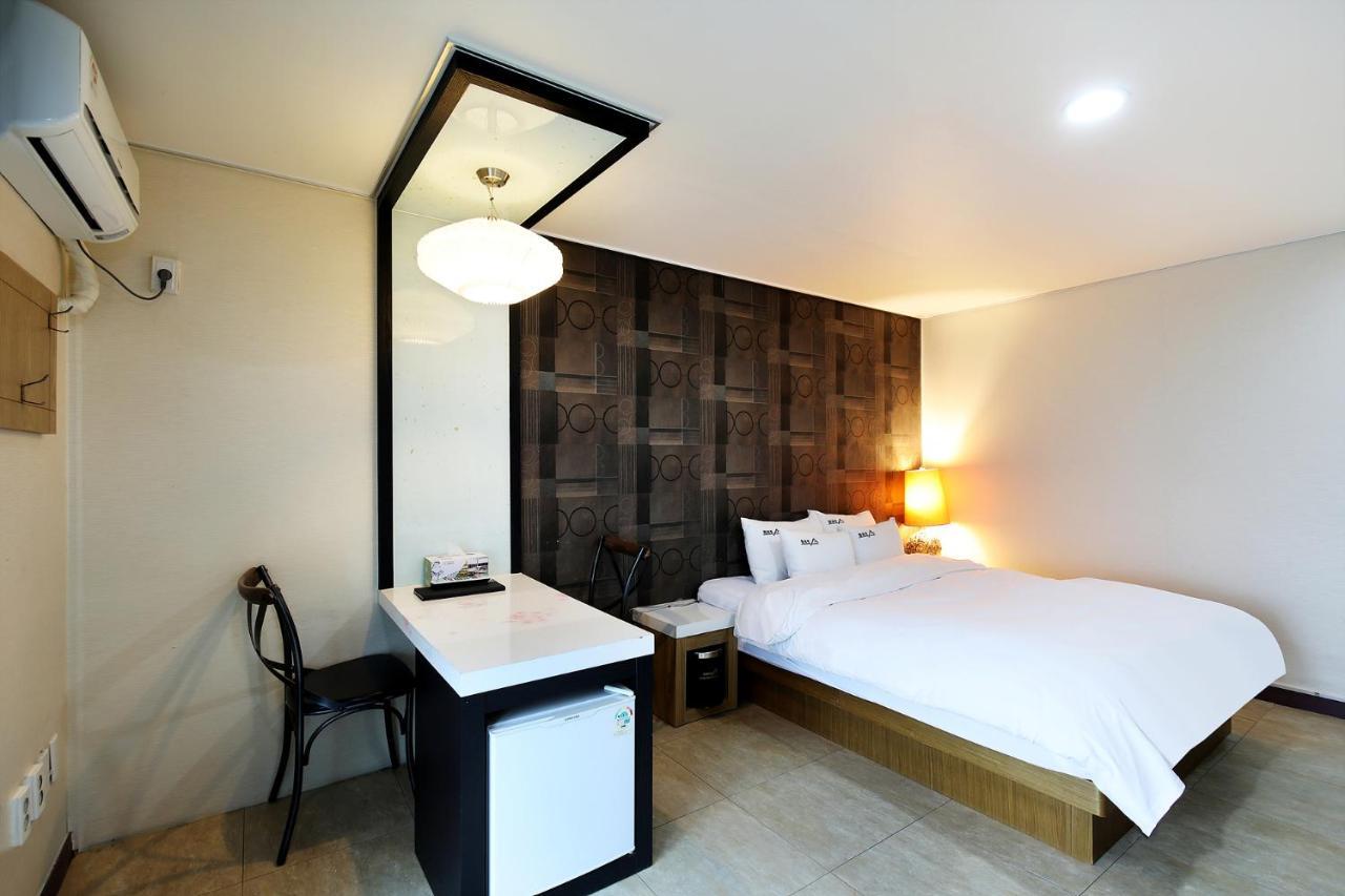 White Tourist Hotel Jeonju Ngoại thất bức ảnh