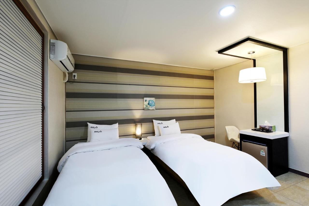 White Tourist Hotel Jeonju Ngoại thất bức ảnh