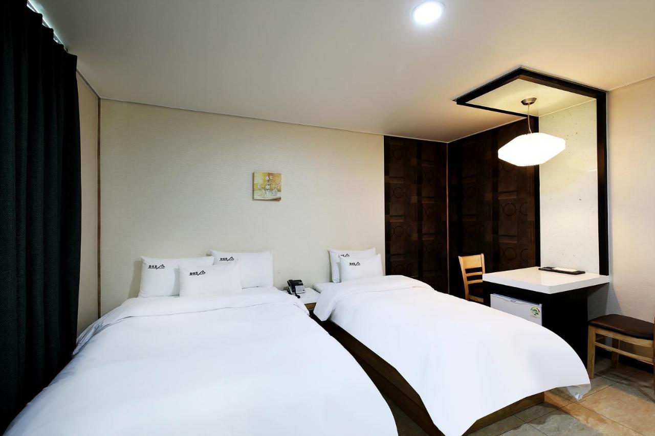 White Tourist Hotel Jeonju Ngoại thất bức ảnh