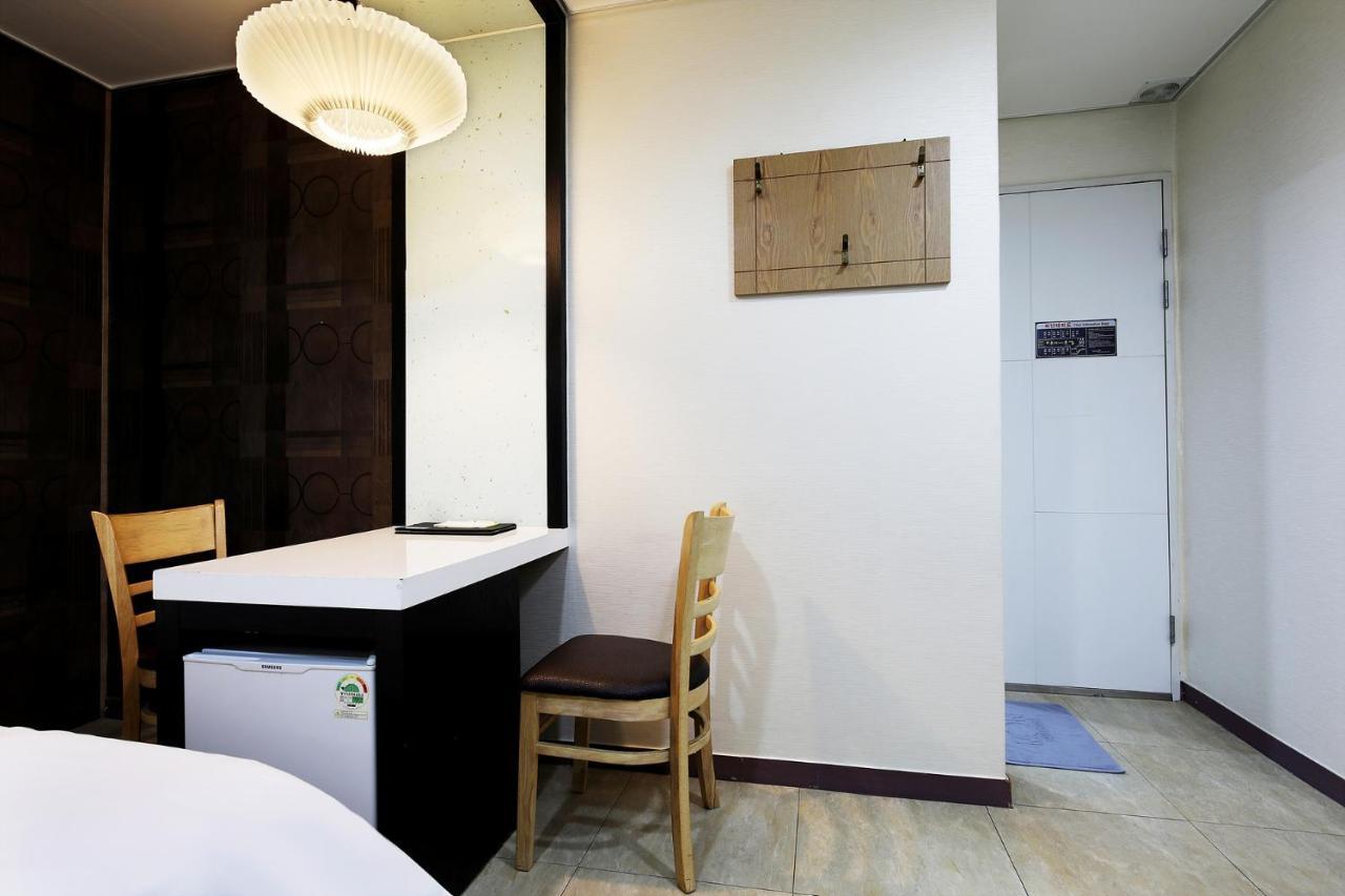 White Tourist Hotel Jeonju Ngoại thất bức ảnh