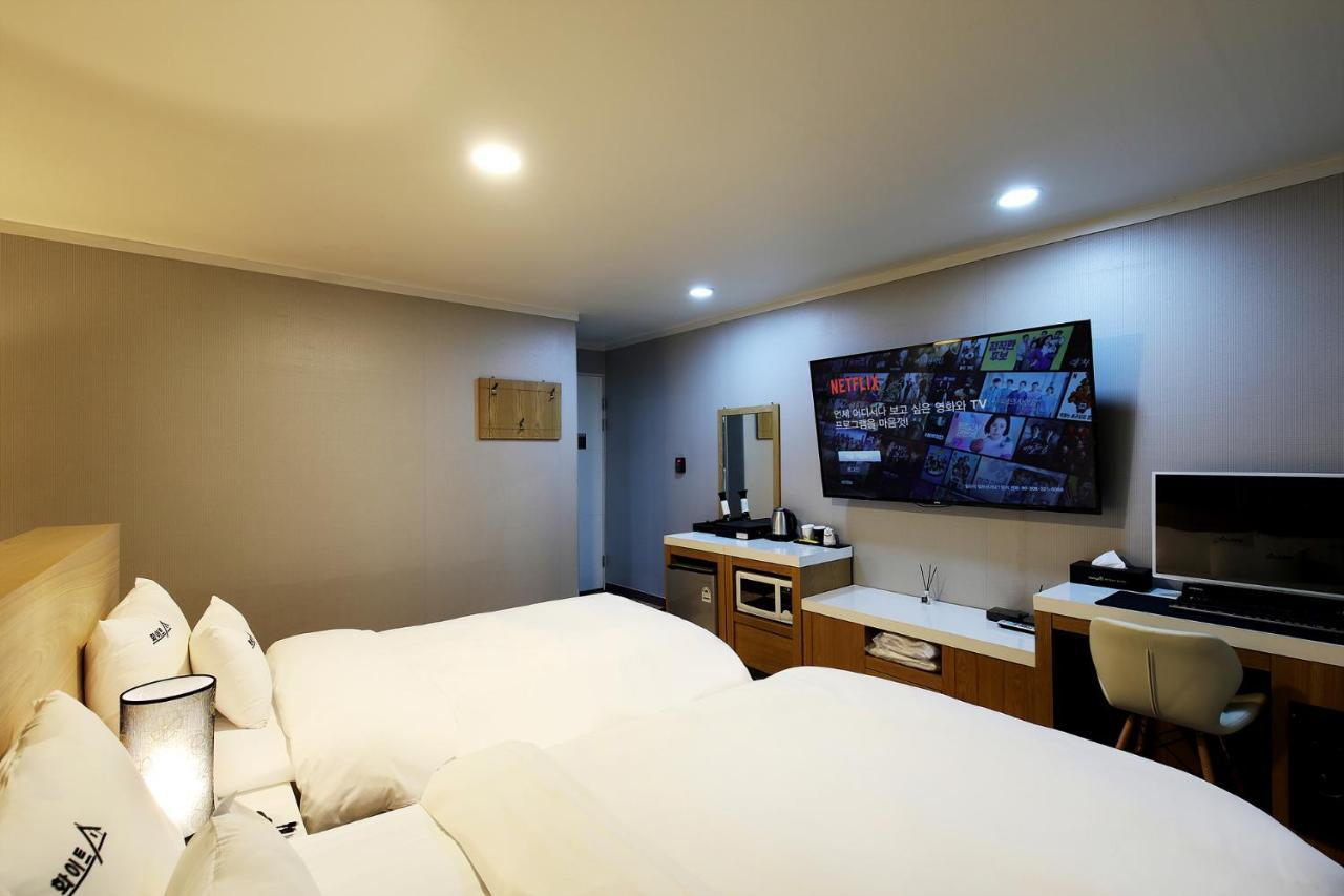 White Tourist Hotel Jeonju Ngoại thất bức ảnh
