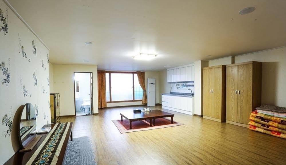 White Tourist Hotel Jeonju Ngoại thất bức ảnh