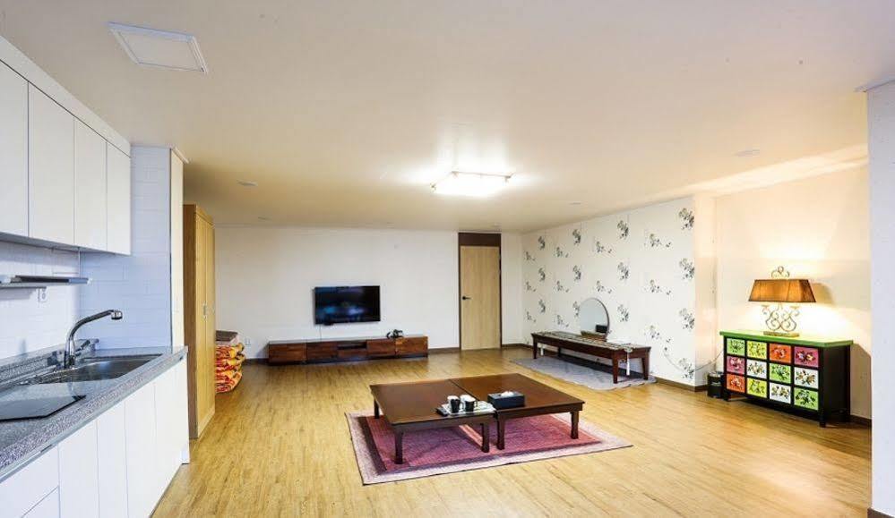 White Tourist Hotel Jeonju Ngoại thất bức ảnh
