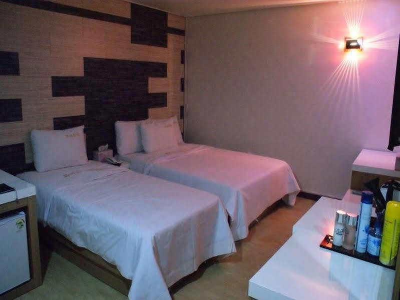 White Tourist Hotel Jeonju Ngoại thất bức ảnh